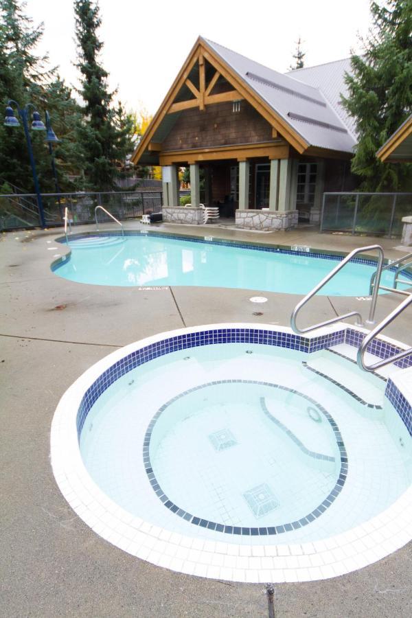 Ferienhaus Amazing Location With Private Hot Tub By Harmony