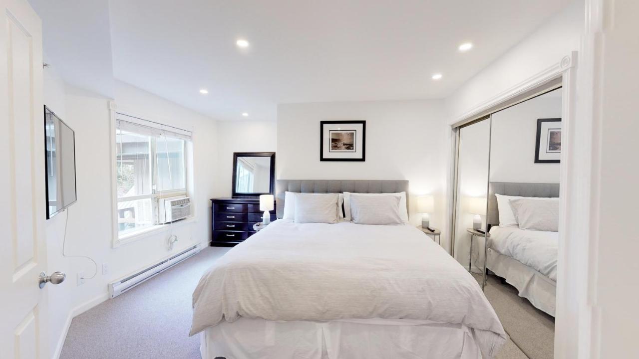 Amazing Location With Private Hot Tub By Harmony Ferienhaus Whistler